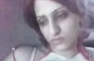 XXX Si pirang download video xxx jepang selingkuh terangsang harus menempelkan jarinya ke vaginanya.