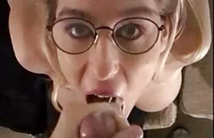 XXX Shemale lucu membelai kemaluannya yang besar bokeb massage jepang di cam